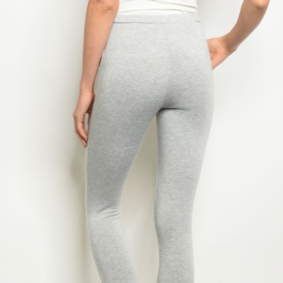 1 LEFT!  DISTRESSED GREY LEGGINGS - Picture 3 of 5